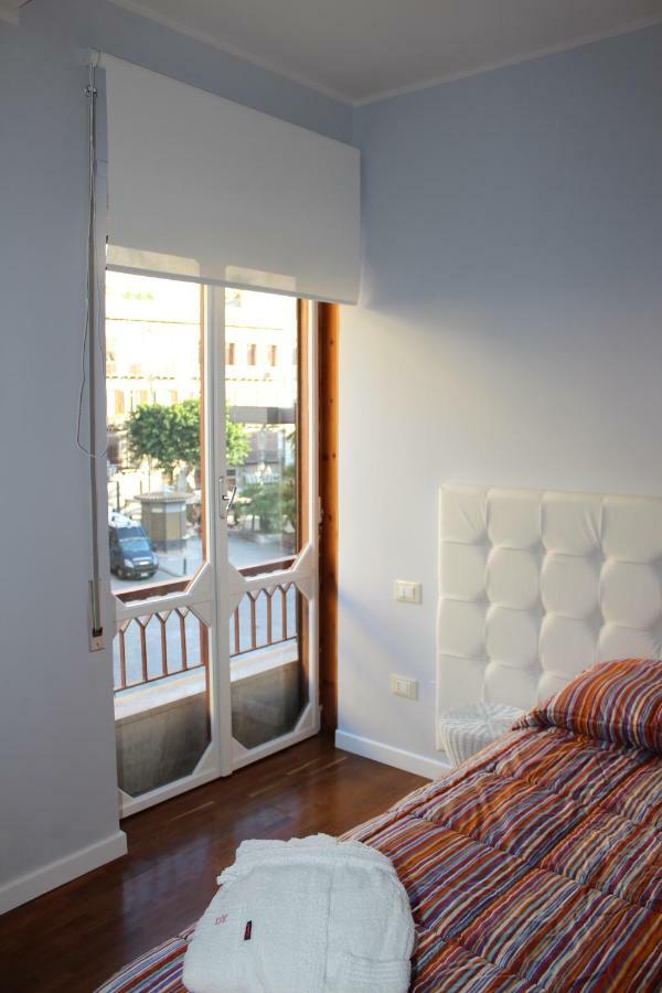Domus Yenne Suites กาญารี ภายนอก รูปภาพ