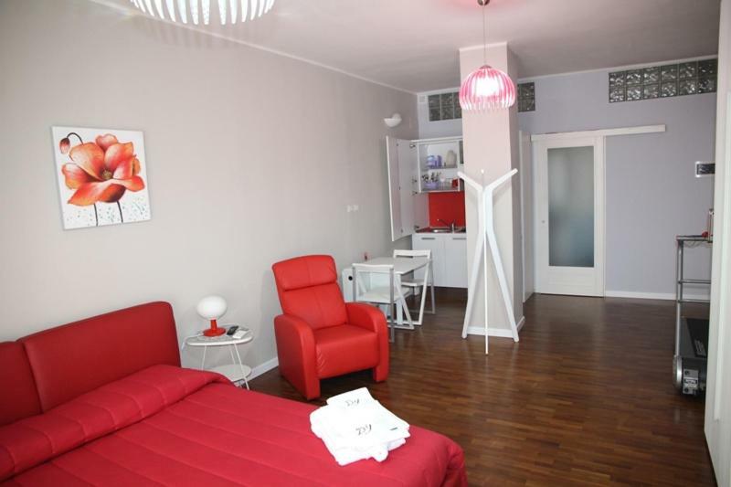 Domus Yenne Suites กาญารี ภายนอก รูปภาพ